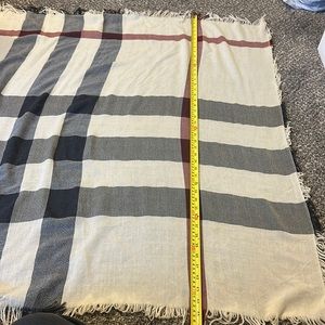 Burberry plaid scarf